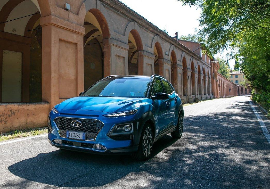 Hyundai Kona blu