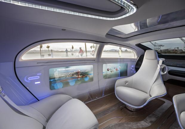 Mercedes-Benz F 015 Luxury in Motion abitacolo