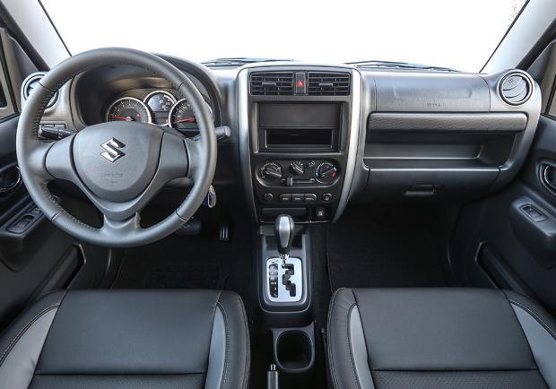 Suzuki Jimny automatica interni