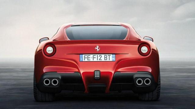 Ferrari F12 posteriore