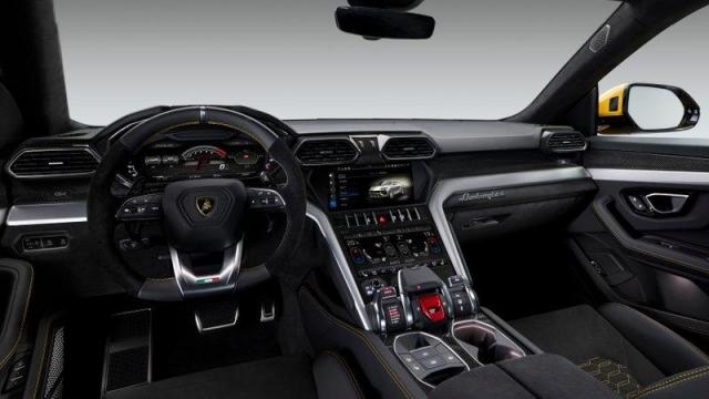 Lamborghini Urus interni