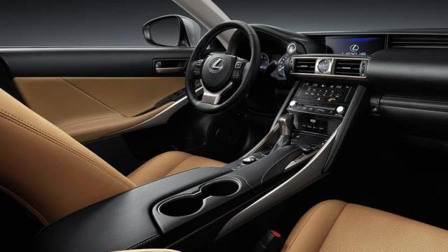 Lexus IS Hybrid interni