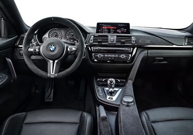 BMW M4 CS interni