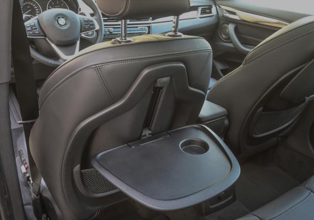 Nuova BMW X1 frontale sedile posteriore
