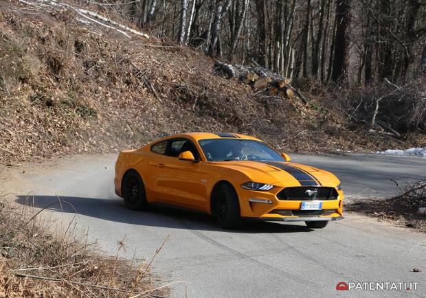 Ford Mustang 5.0 V8 GT automatica sovrasterzo