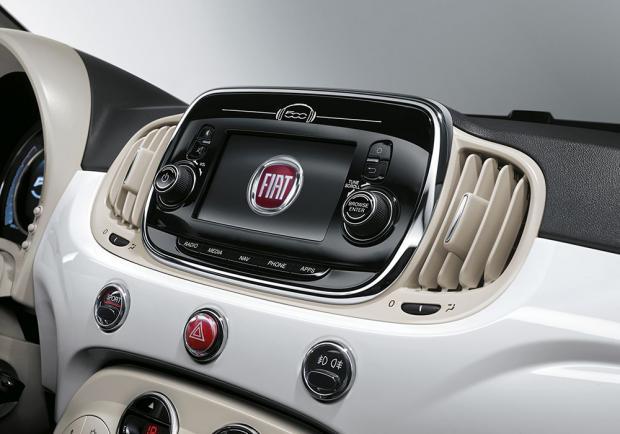 Nuova Fiat 500 2015 sistema Uconnect