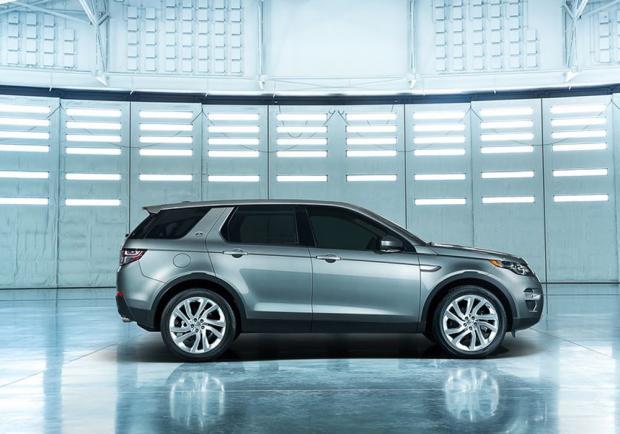 Nuova Land Rover Discovery Sport profilo