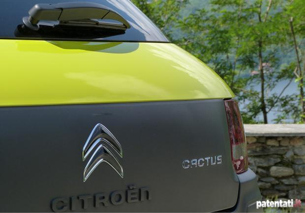 Prova Citroen C4 Cactus 1.6 BlueHDi 100 dettaglio posteriore