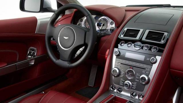 Aston Martin DB9 Volante interni