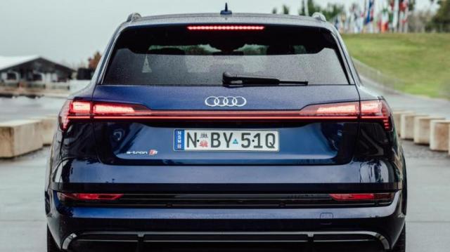 Audi e-tron S posteriore